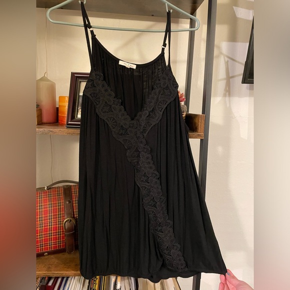 Maurice’s tank top - Picture 2 of 4